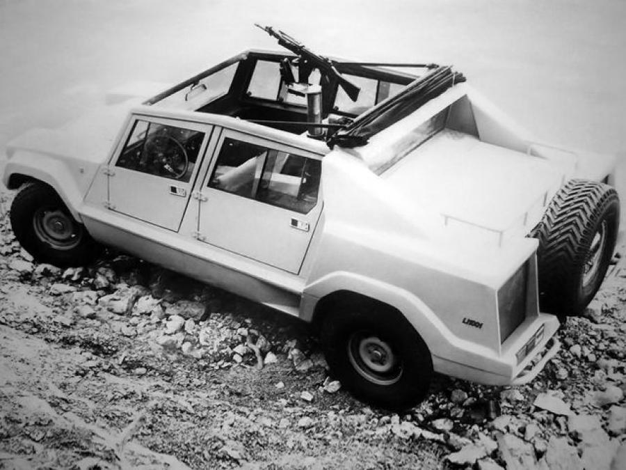  Lamborghini LM001 1981 года  (фото 2 из 6)